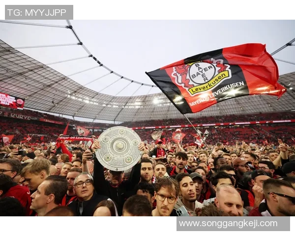 友谊赛阿森纳大胜利物浦红牌事件引发全场热议与争议分析