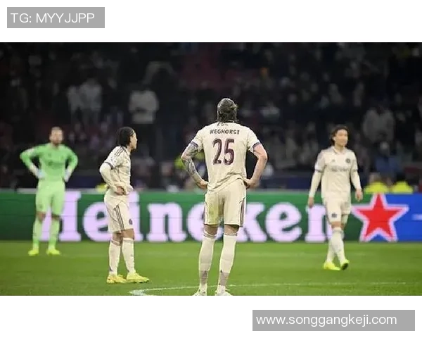 世界杯精彩对决皇马与本菲卡1比1平乌龙球引发争议判罚全场沸腾