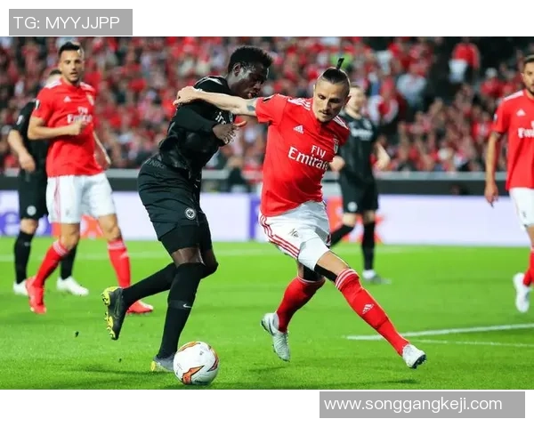 欧冠激战：本菲卡3-0热刺红牌事件引发全场热议与战术分析