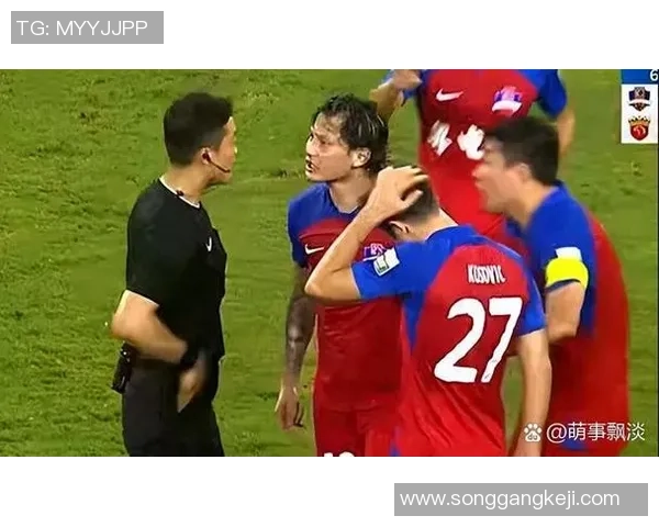 英超激战巴萨险胜热刺争议判罚引发全场热议与球迷怒火