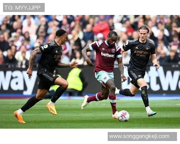 英超激战：里昂大胜尤文图斯6比2全场沸腾瞬间回顾与分析