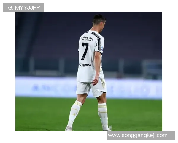 尤文图斯狂胜AC米兰4-0足总杯争议判罚引发全场热议