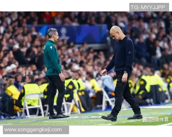 曼城友谊赛逆转里昂帽子戏法引爆全场战术解析与精彩瞬间回顾