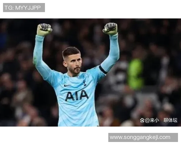 那不勒斯狂胜热刺六比二红牌事件引发全场热议与争议