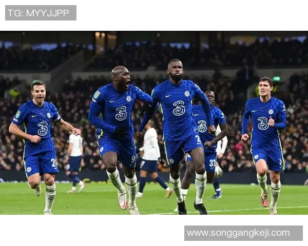 英超激战：巴黎圣日耳曼与AC米兰平局红牌事件引发全场热议