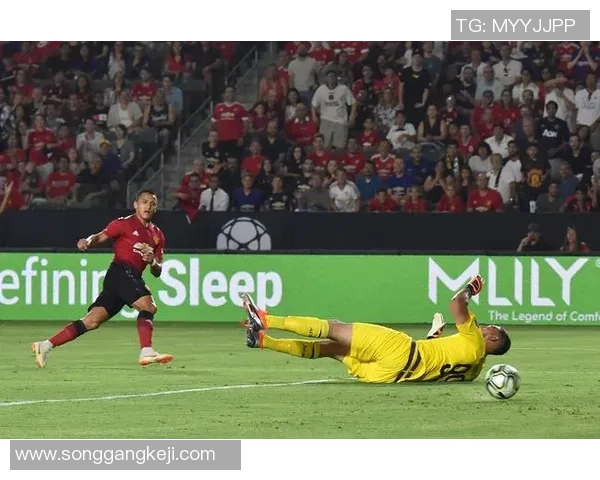 意甲焦点战曼联小胜AC米兰点球大战引发全场热烈反响战术分析详解