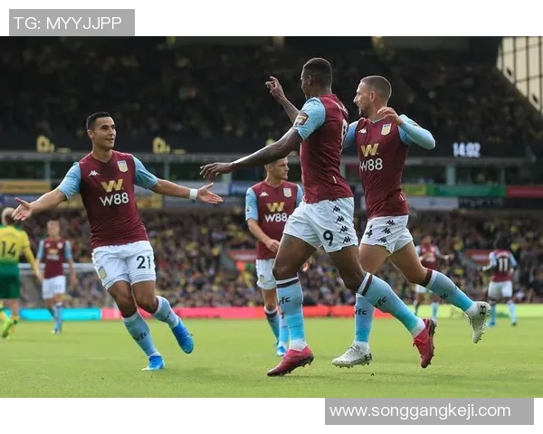 英超激战:多特蒙德强势3-0战胜巴萨全场沸腾瞬间回顾 英超激战:多特蒙德强势3-0战胜巴萨全场沸腾瞬间回顾